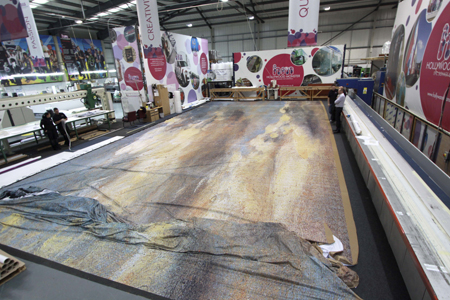 Hollywood sets the stage