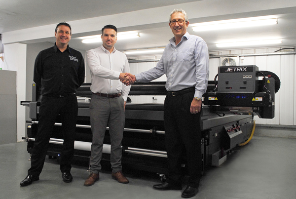 Colour Studios takes Jetrix KX7-D with white ink and a roll-to-roll system