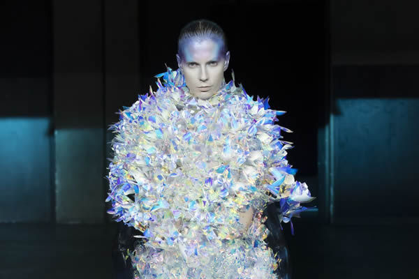 Fashion designer turns to Fuji inkjet to create couture dress