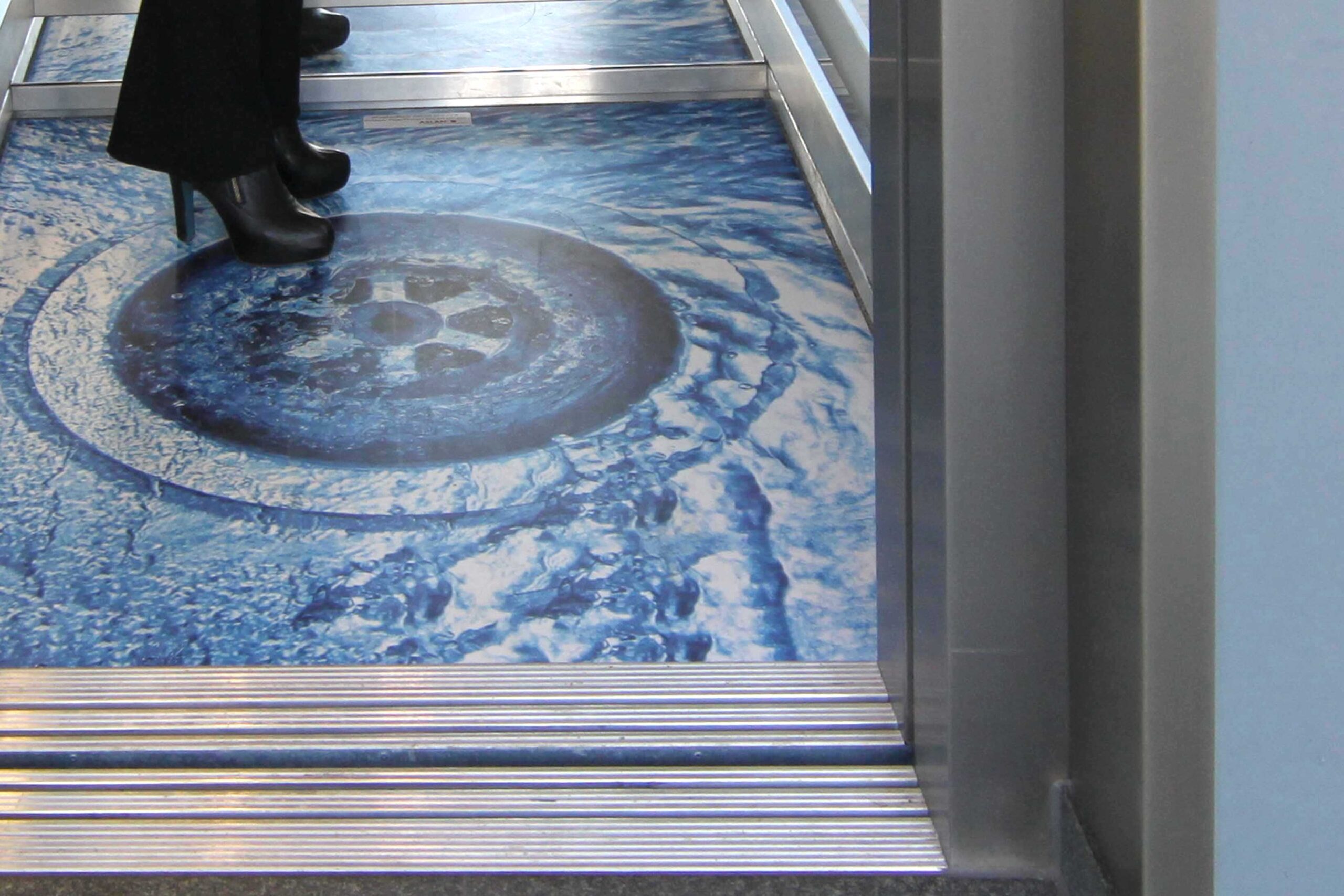 New floor film from Aslan