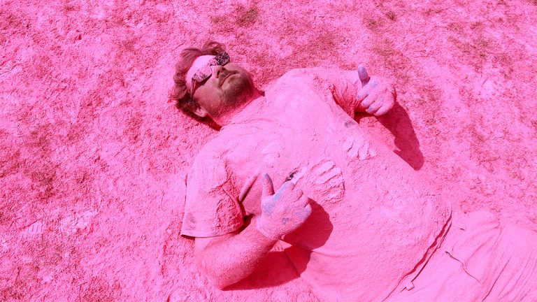 Showcard helps paint the town