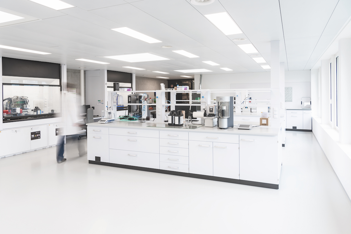 swissQprint sets up its own ink lab