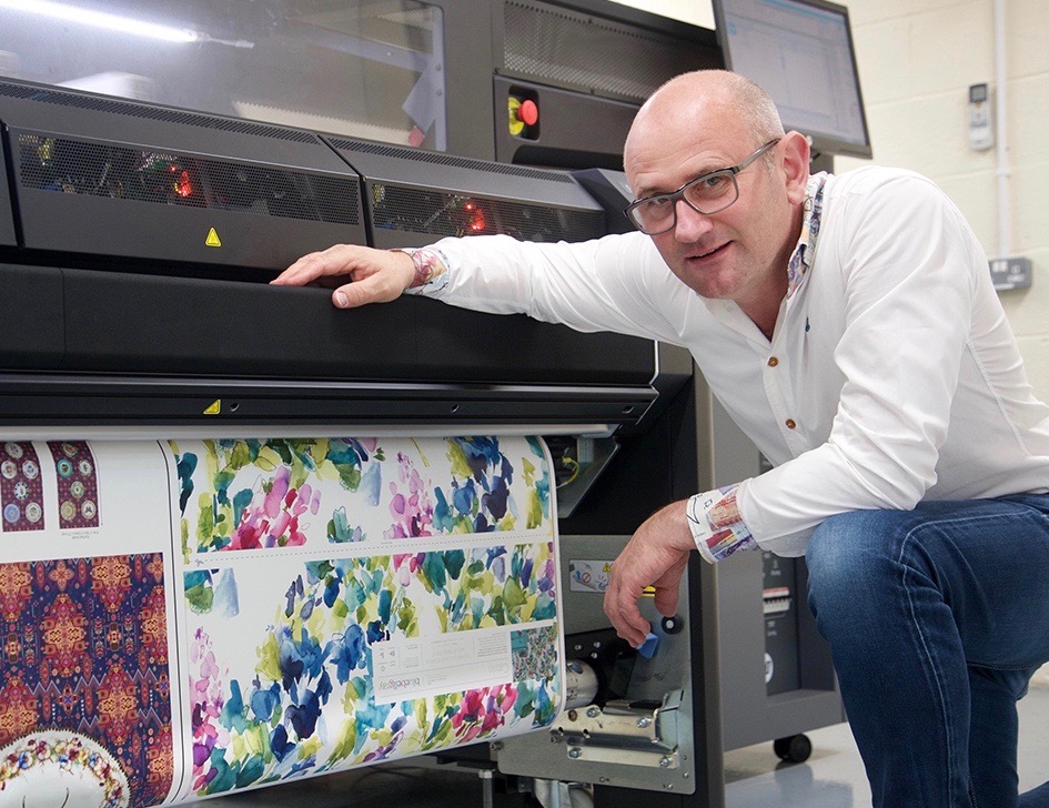 John Mark takes a fifth HP Latex 1500