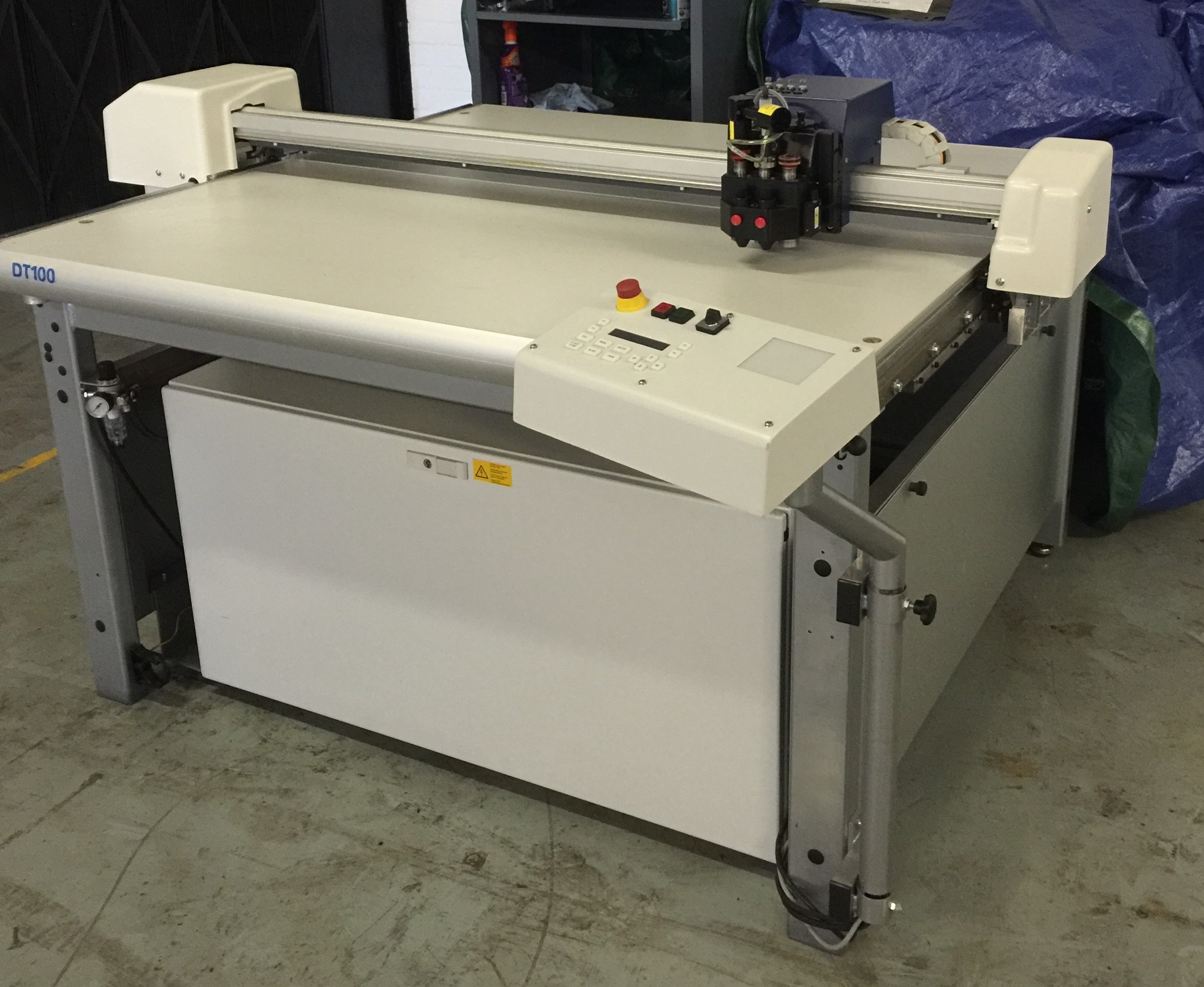 USED FLATBED CUTTING TABLES
