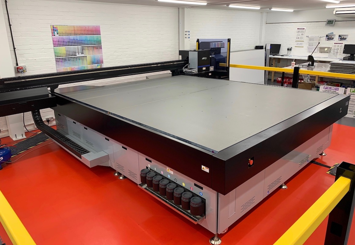 PCM sets up UK Signs on back of Jetrix LXi7 investment