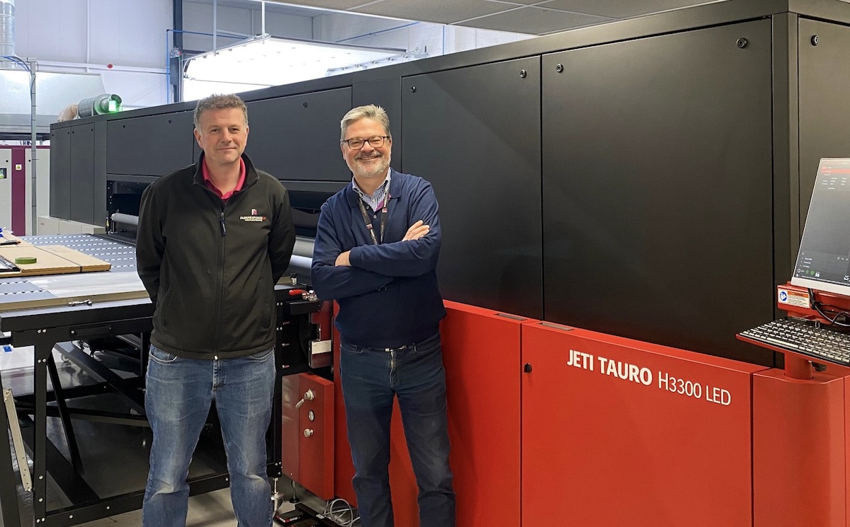 FaberExposize UK/Northern Flags invest in Agfa Jeti Tauro H3300