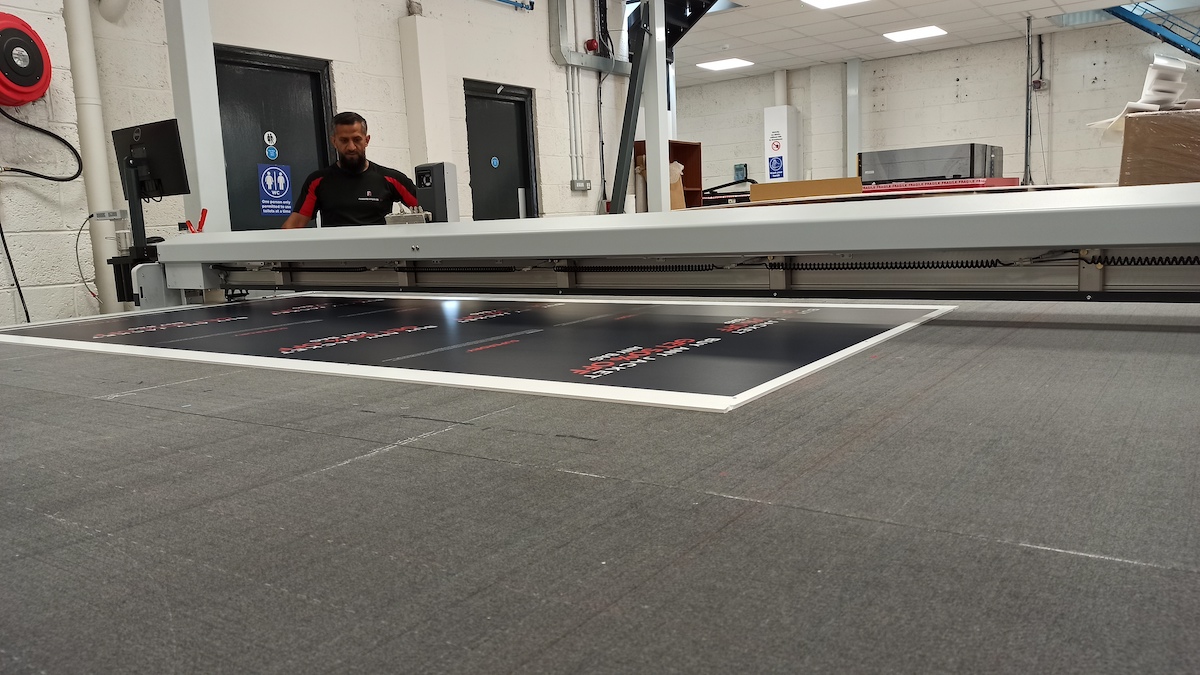 FaberExposize UK and Northern Flags install Zund G3