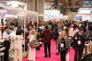 Visitors all came en masse to see what's new in the industry